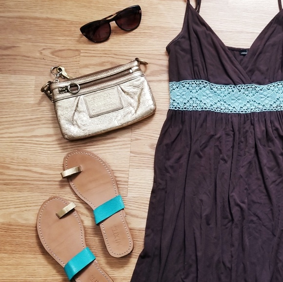 Coach Wristlet - Discontinued Poppy Collection - Picture 4 of 8